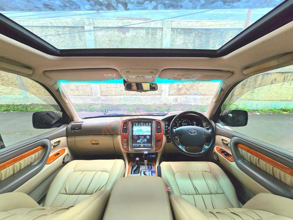 Mobil Toyota Land Cruiser 2007