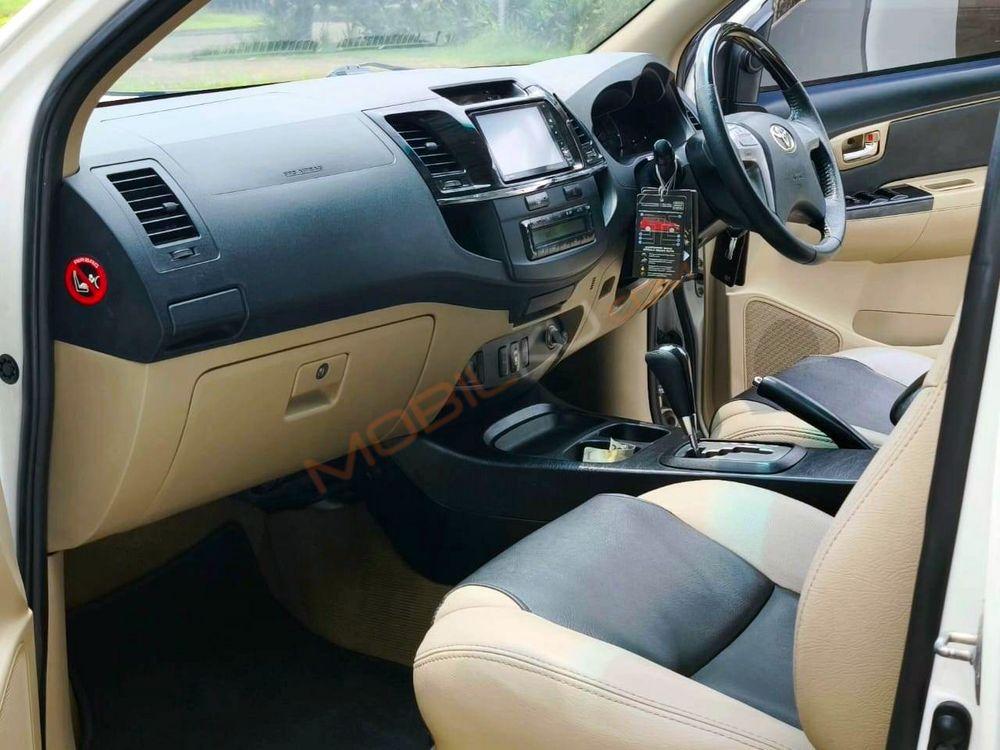 Mobil Toyota Fortuner 2015