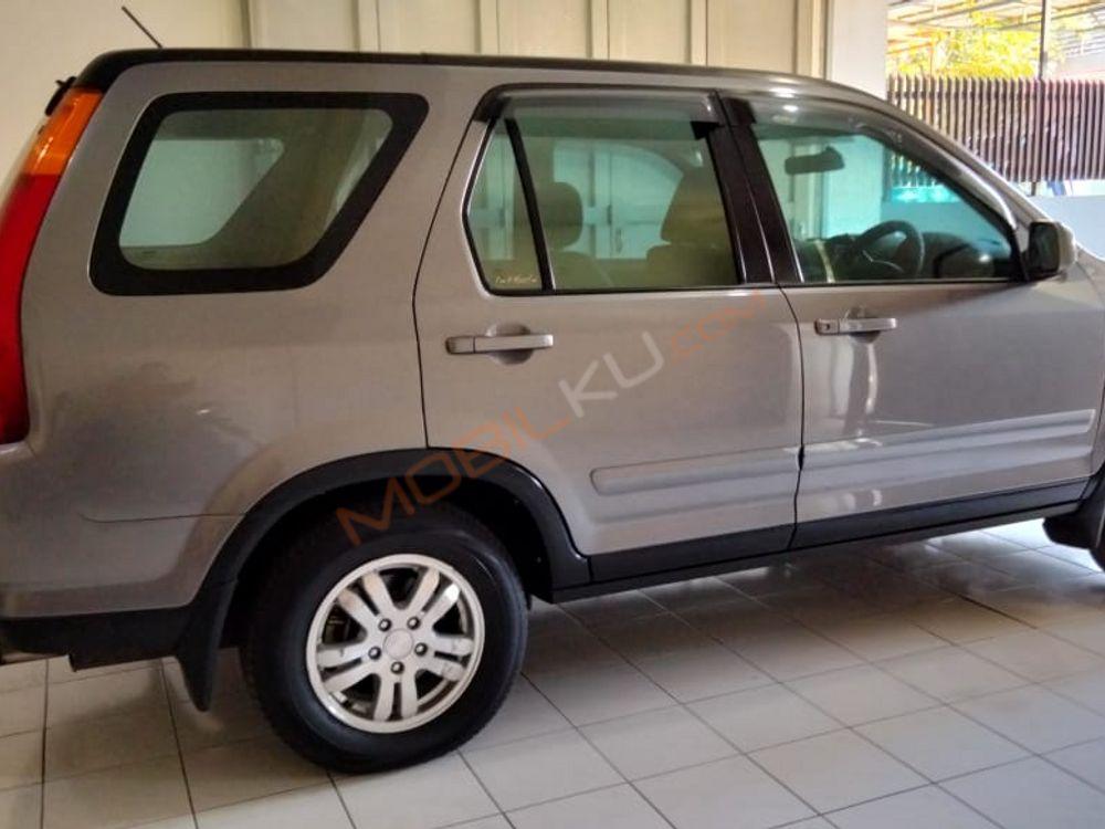 Mobil Honda CR-V 2004
