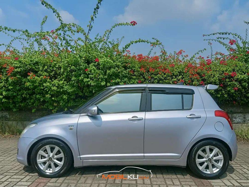 Mobil Suzuki Swift 2008