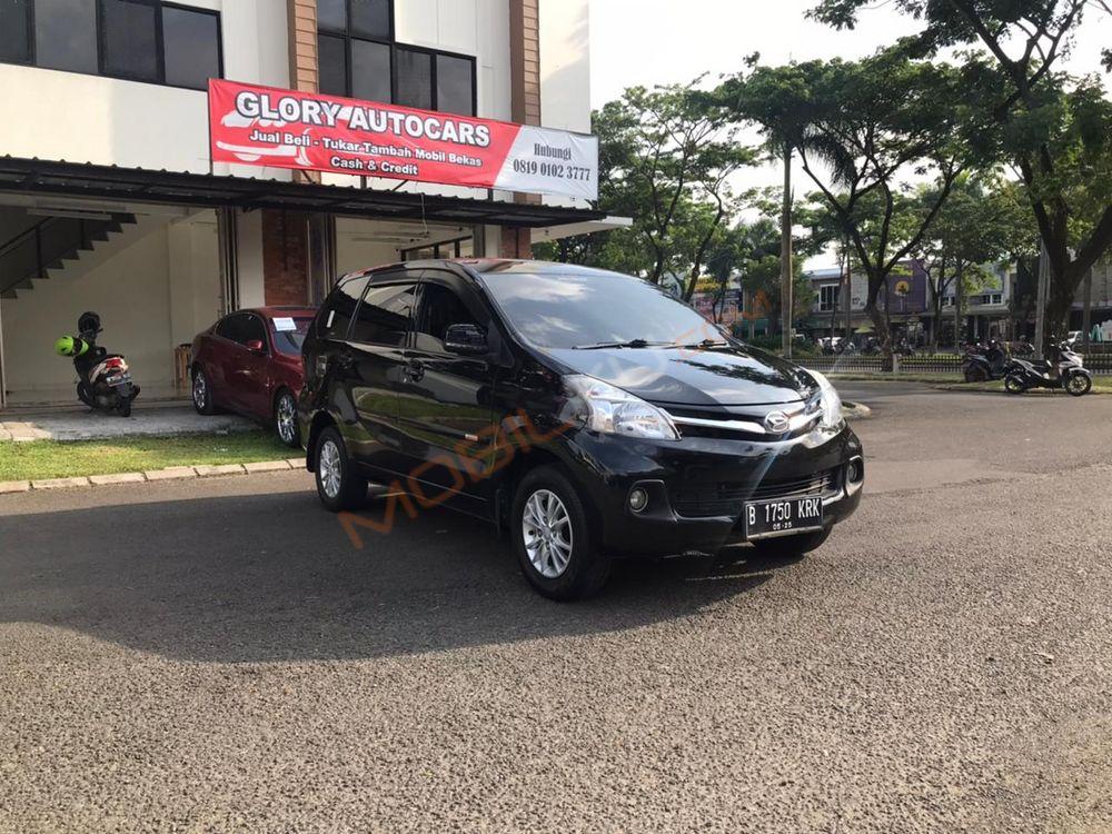 Mobil Daihatsu Xenia 2015