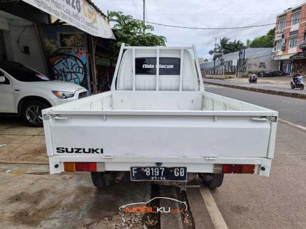 Mobil Suzuki Mega Carry 2014