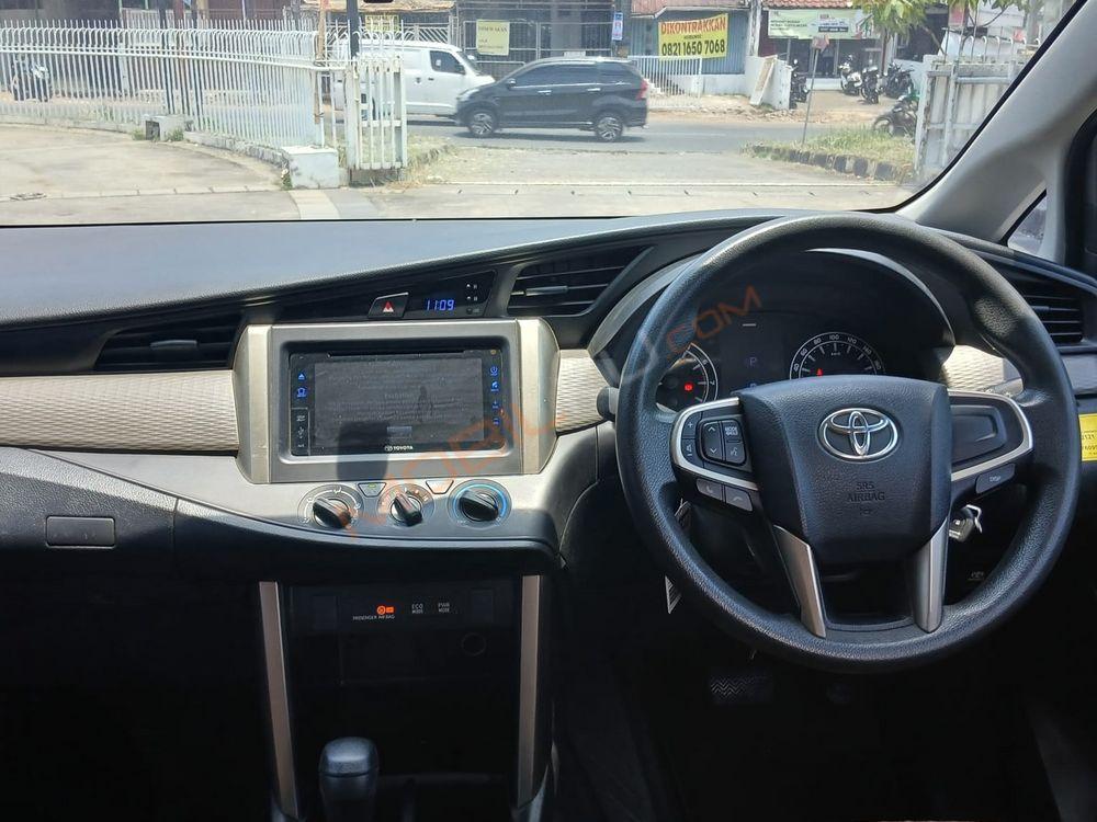 Mobil Toyota Kijang Innova 2018