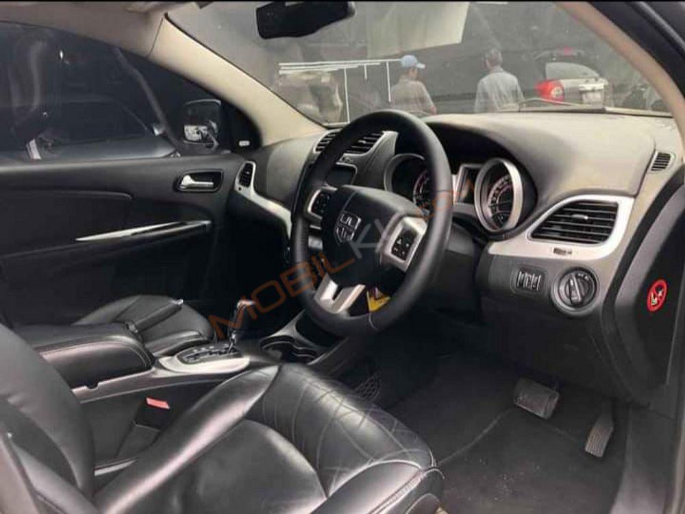 Mobil Dodge Journey 2013