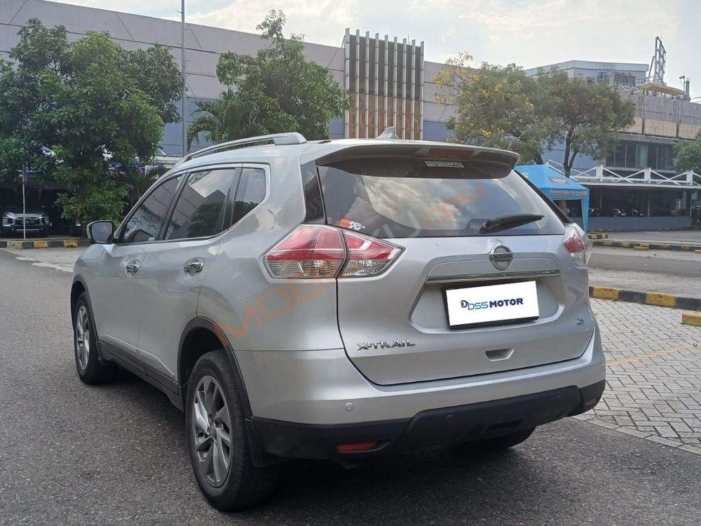Mobil Nissan X-Trail 2015