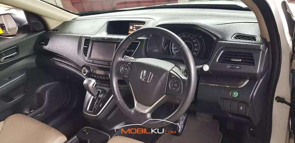 Mobil Honda CR-V 2015