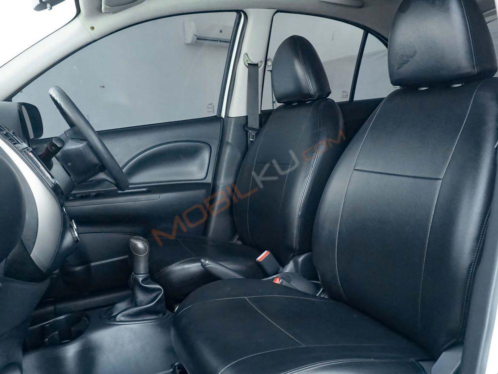 Mobil Nissan March 2017