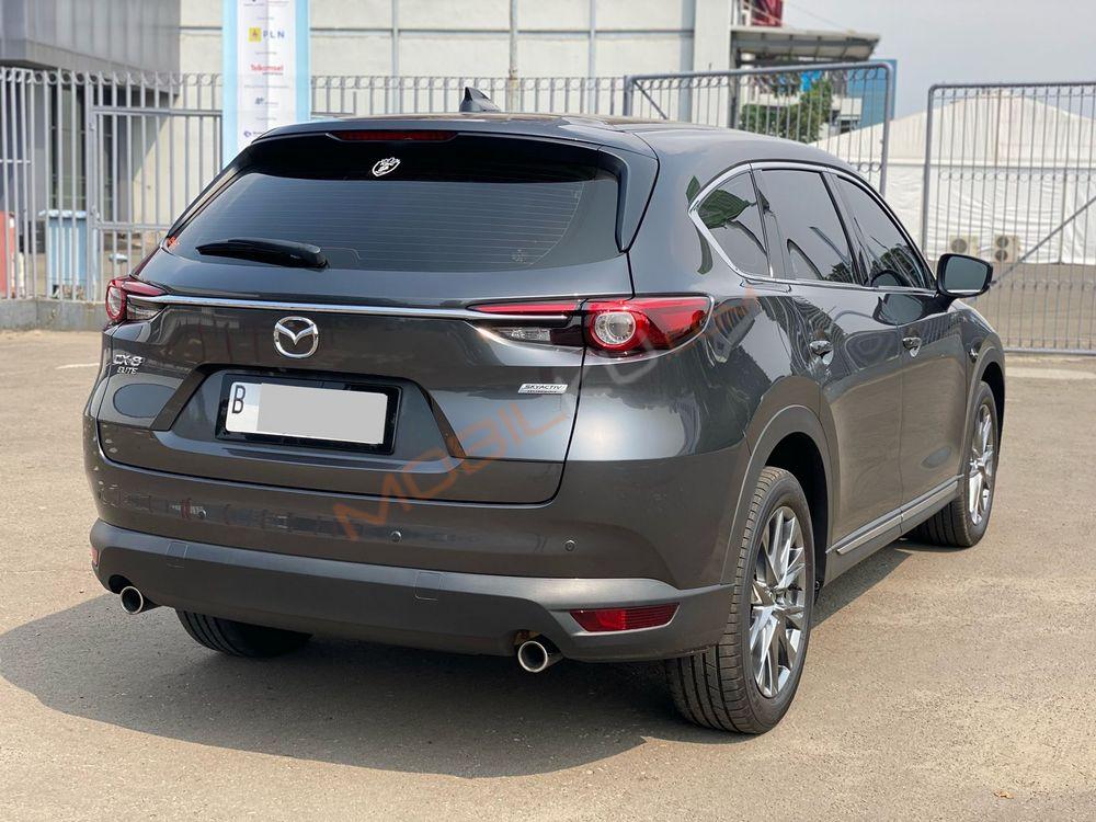 Mobil Mazda 8 2022