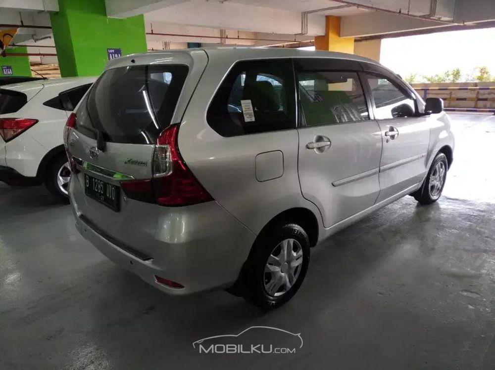 Mobil Daihatsu Xenia 2016