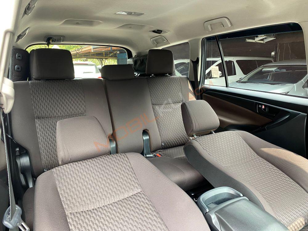 Mobil Toyota Kijang Innova 2022