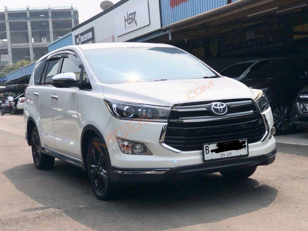 Mobil Toyota Kijang Innova 2018