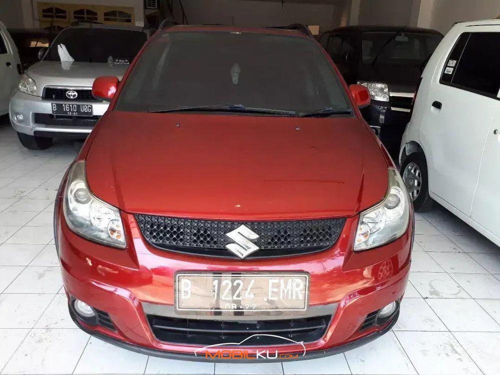 Mobil Suzuki SX4 2012