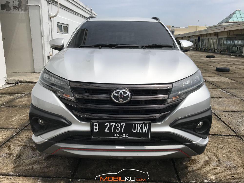 Mobil Toyota Rush 2019