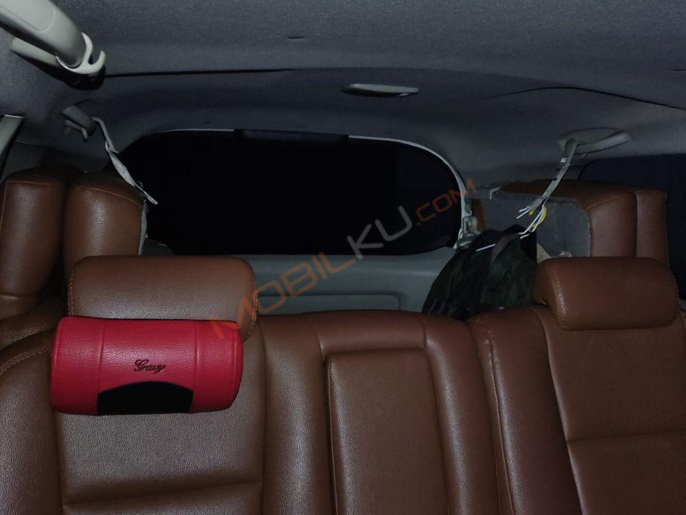 Mobil Toyota Kijang Innova 2012