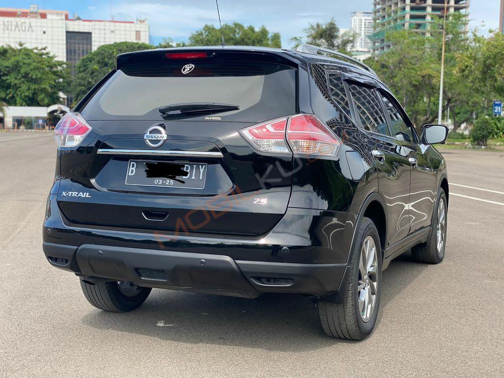 Mobil Nissan X-Trail 2015