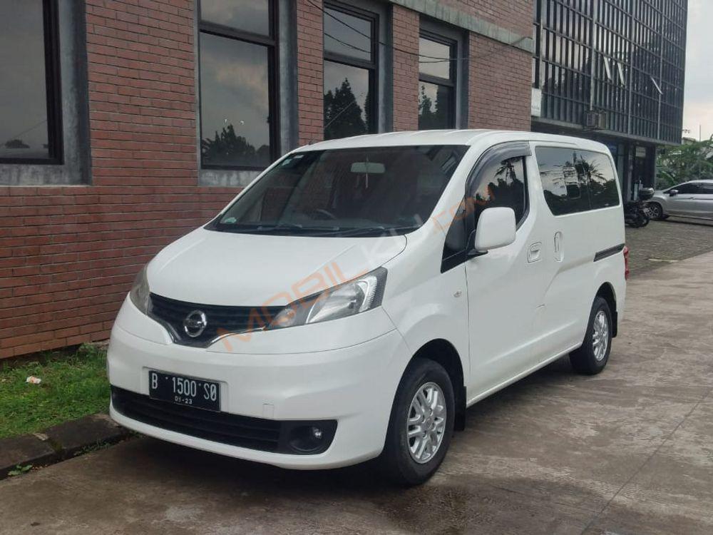Mobil Nissan Evalia 2013