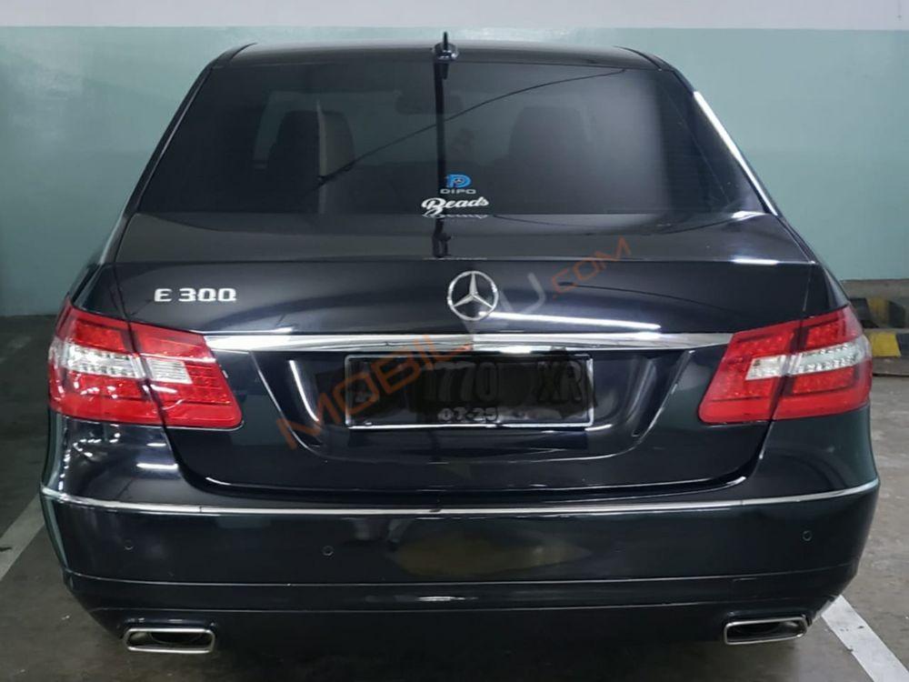 Mobil Mercedes-Benz E-Class 2010