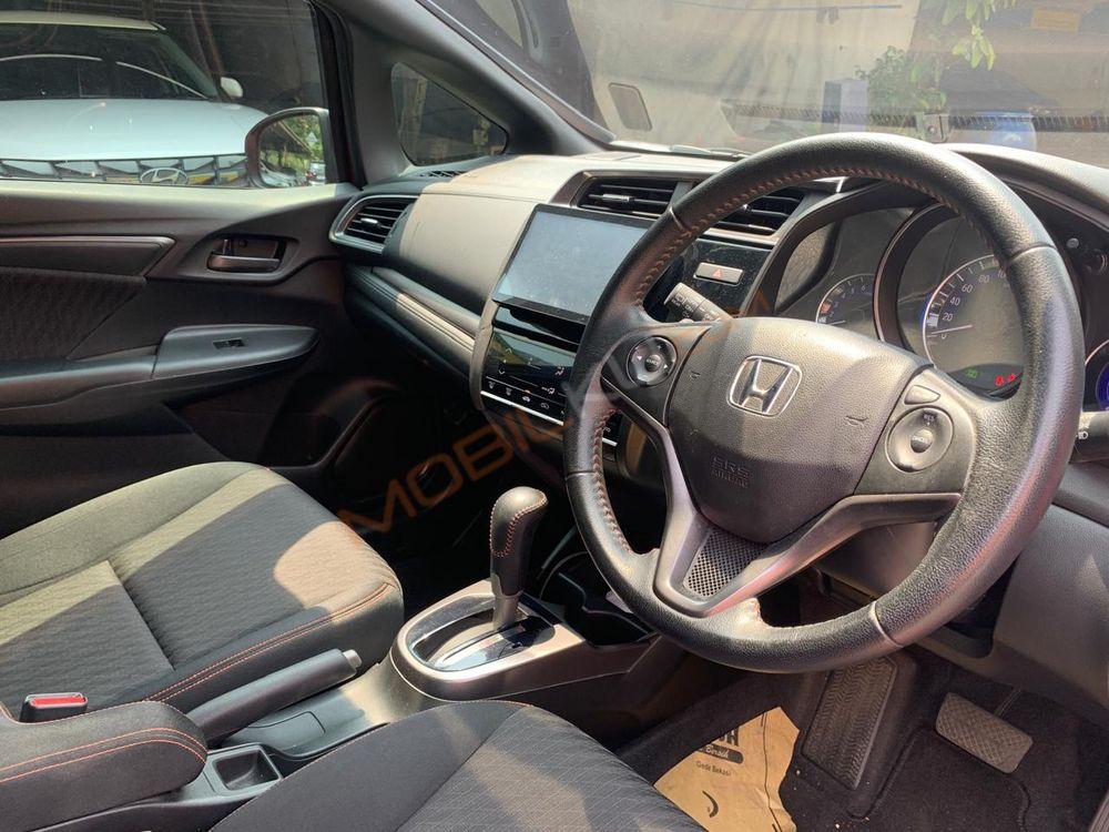 Mobil Honda Jazz 2018
