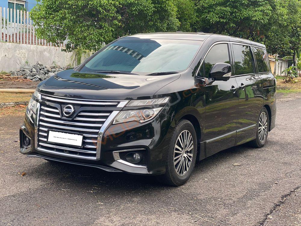 Mobil Nissan Elgrand 2014