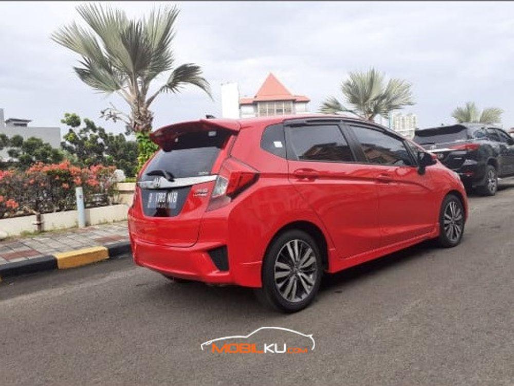 Mobil Honda Jazz 2010
