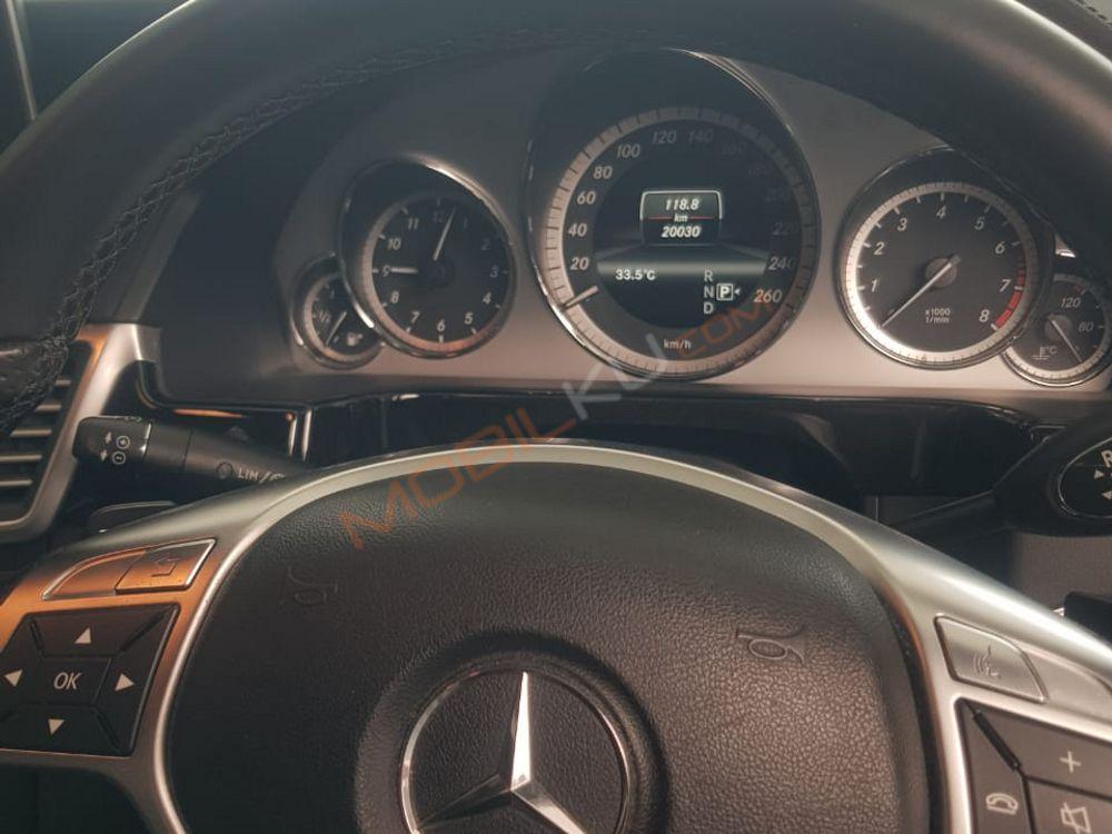 Mobil Mercedes-Benz E-Class 2013