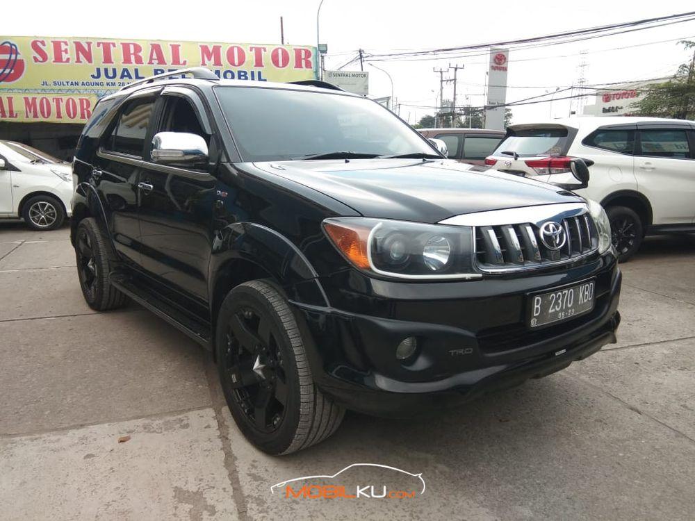 Mobil Toyota Fortuner 2010