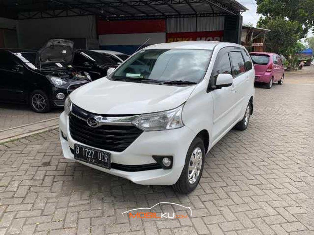 Mobil Daihatsu Xenia 2016