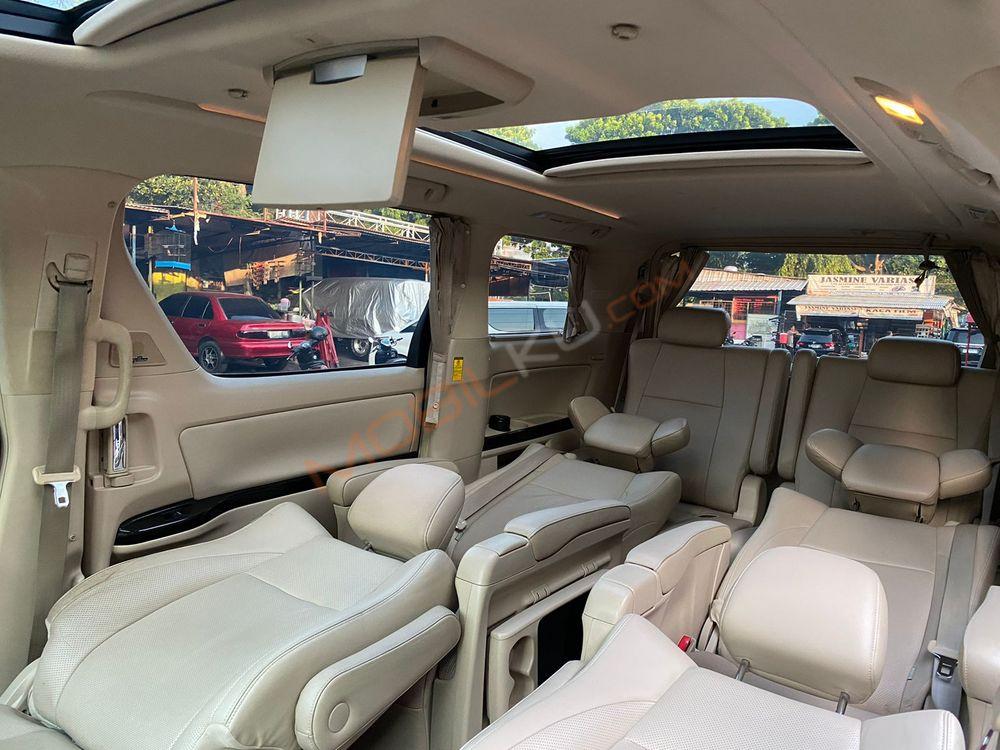 Mobil Toyota Alphard 2020