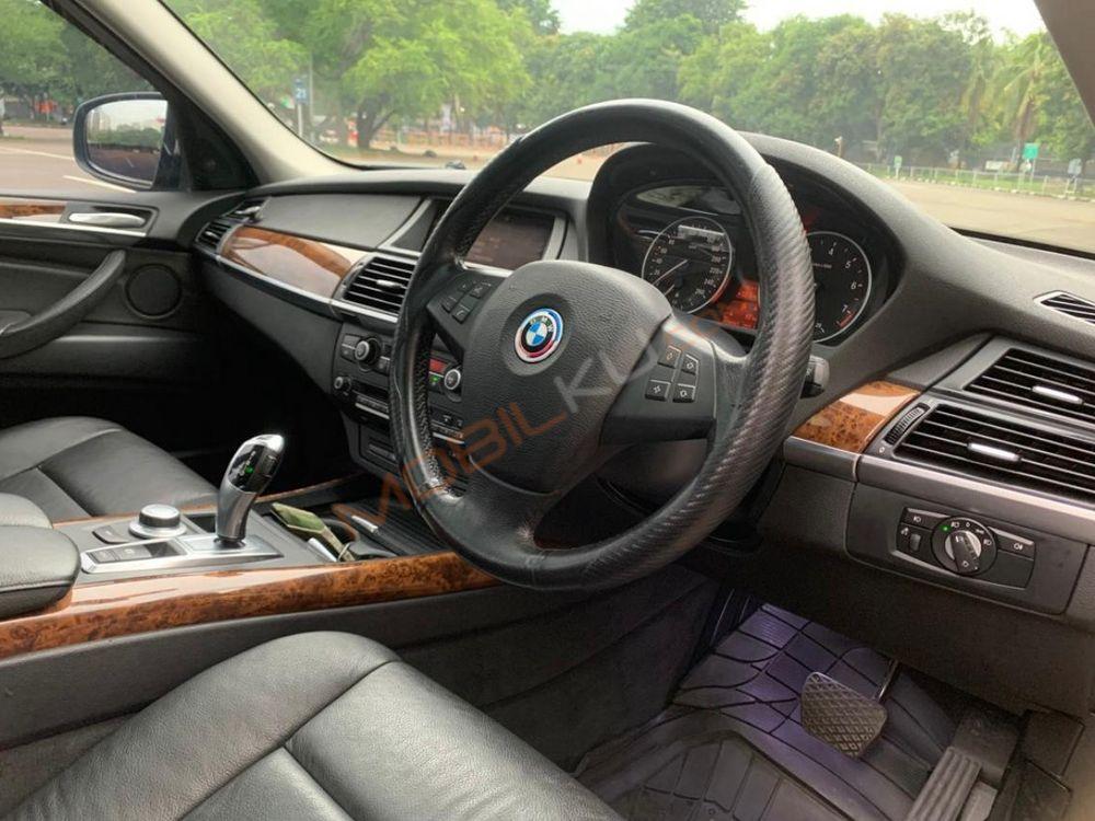 Mobil BMW X5 2008