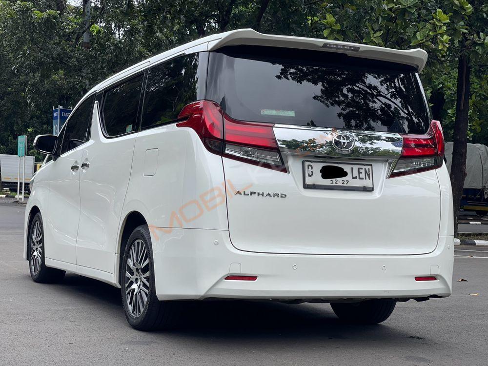 Mobil Toyota Alphard 2017