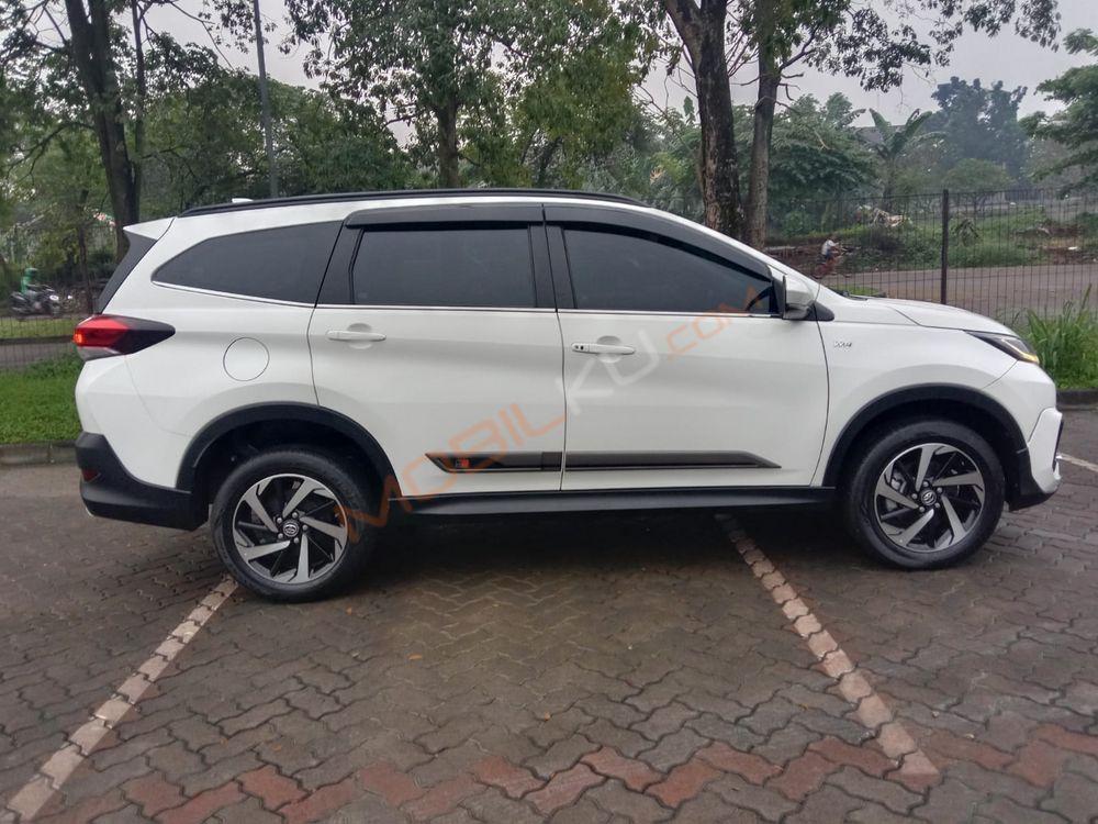 Mobil Toyota Rush 2021