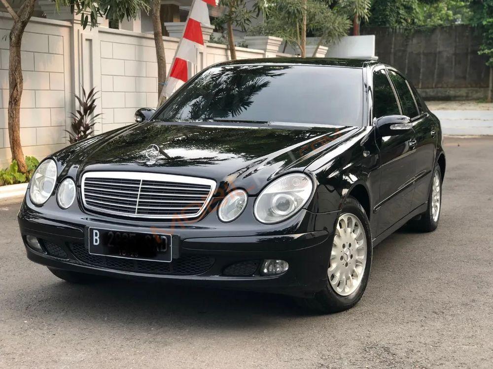 Mobil Mercedes-Benz E-Class 2005