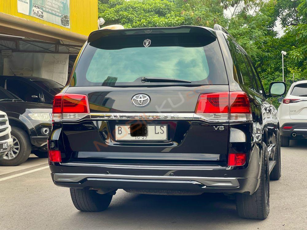 Mobil Toyota Land Cruiser 2008
