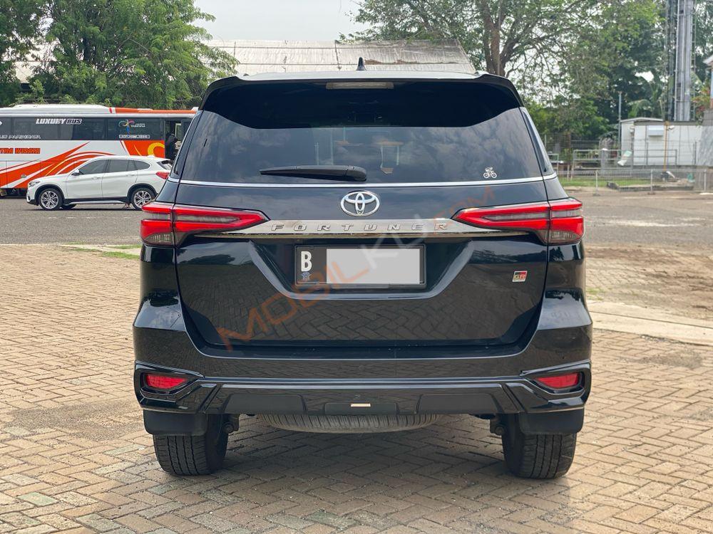 Mobil Toyota Fortuner 2022