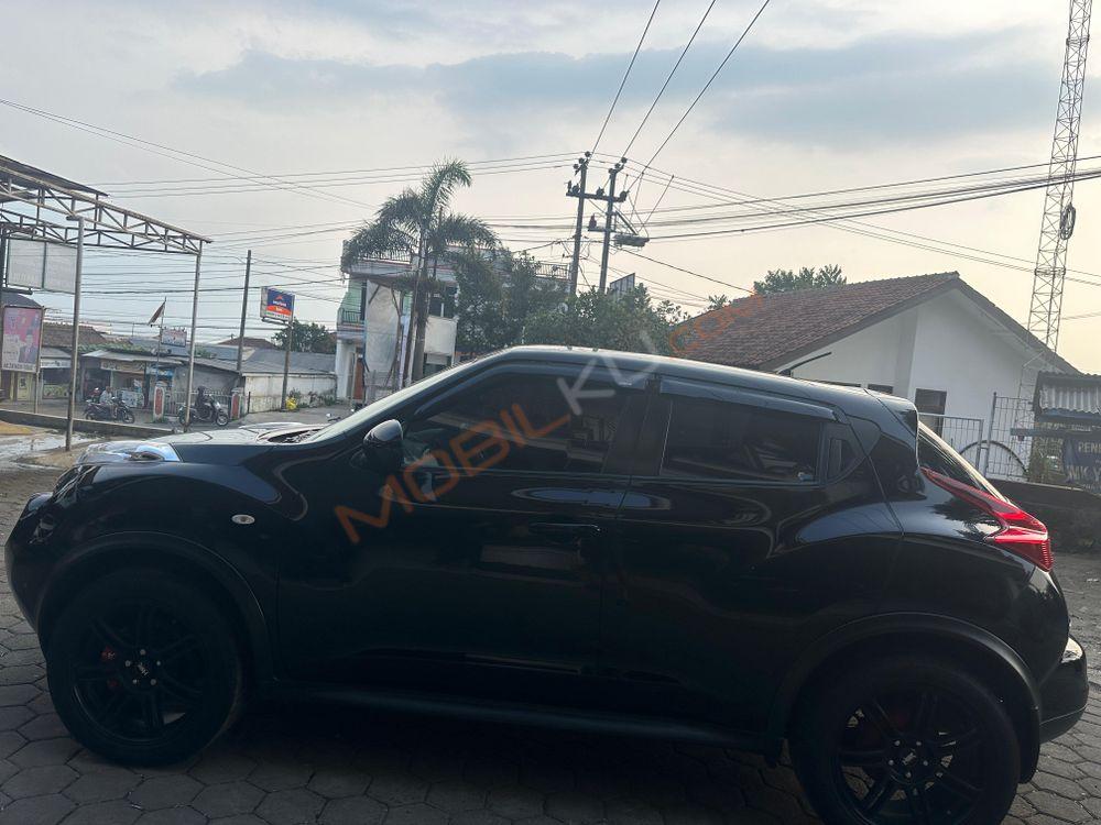 Mobil Nissan Juke 2012