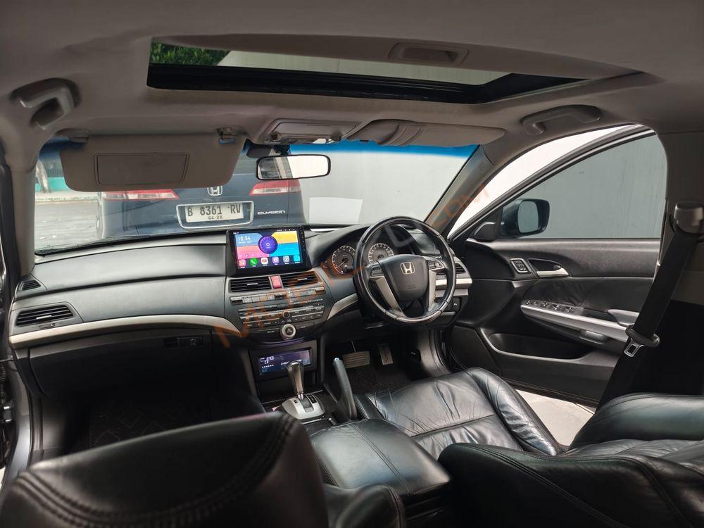 Mobil Honda Accord 2012