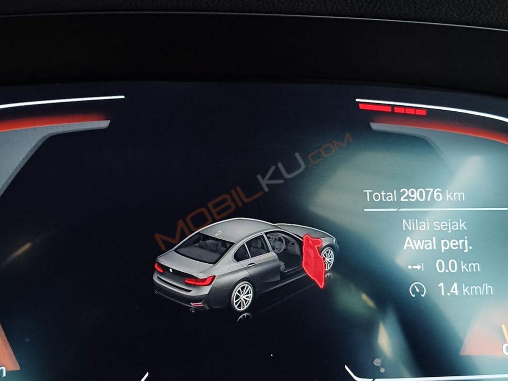 Mobil BMW 3 Series 2022