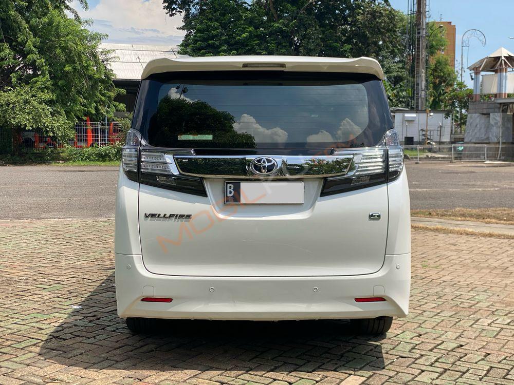 Mobil Toyota Vellfire 2017