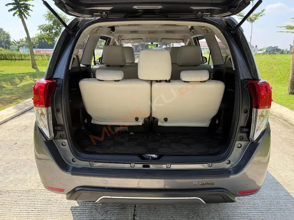 Mobil Toyota Kijang Innova 2018