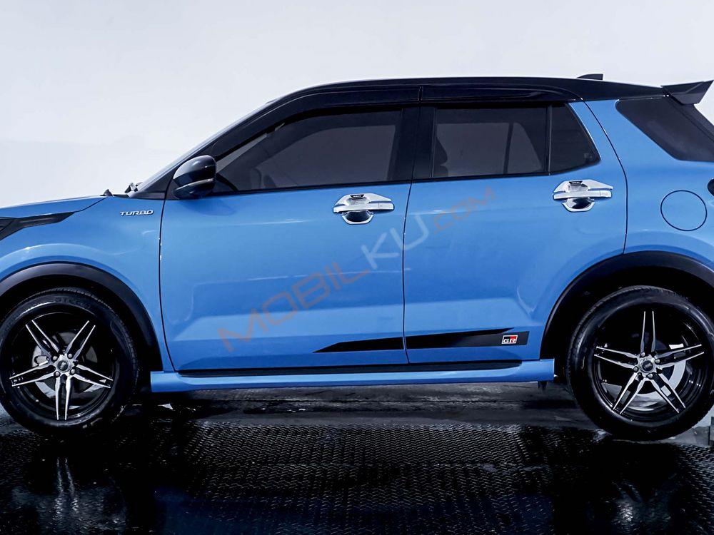 Mobil Toyota Raize 2021