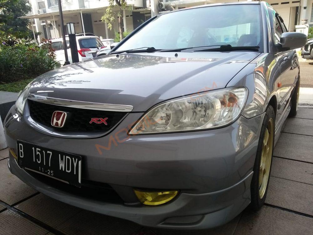 Mobil Honda Civic Sedan 2004