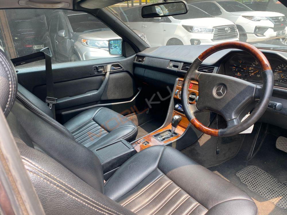 Mobil Mercedes-Benz C-Class 1995