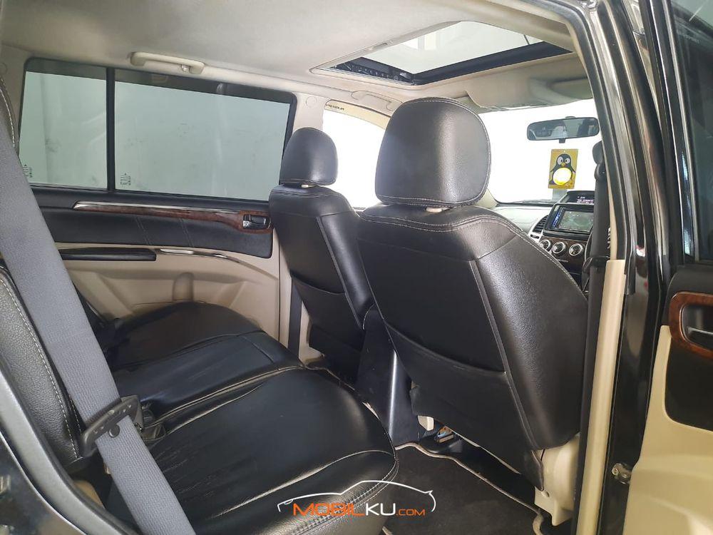 Mobil Mitsubishi Pajero Sport 2014