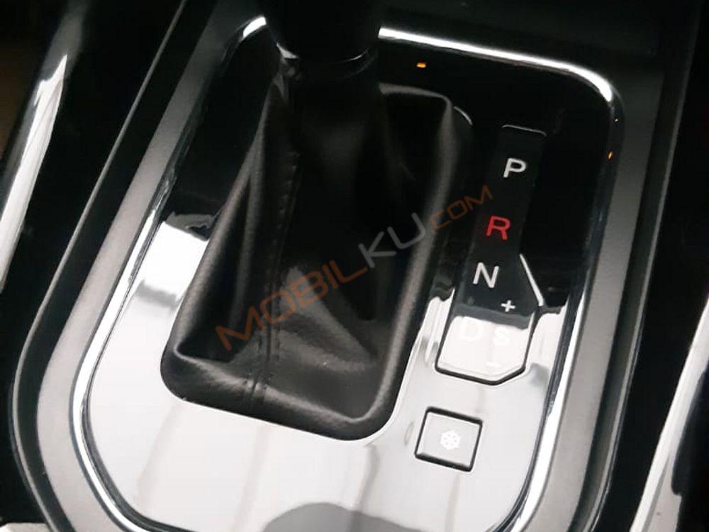 Mobil DFSK Glory 560 2021