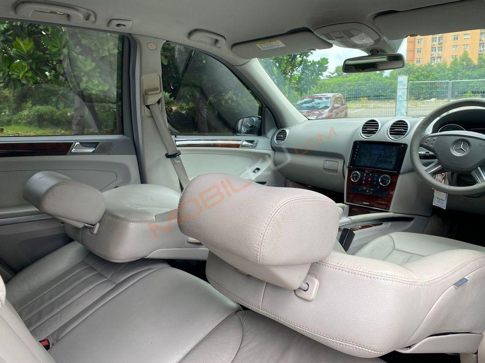 Mobil Mercedes-Benz ML 2006