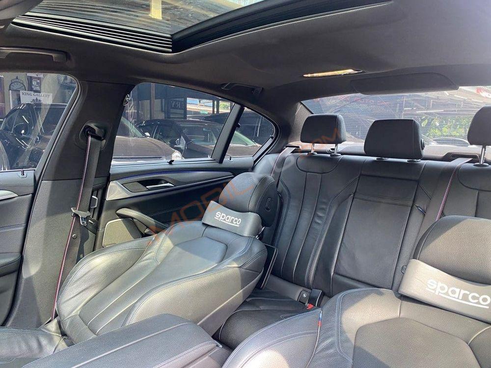 Mobil BMW 5 Series 2020