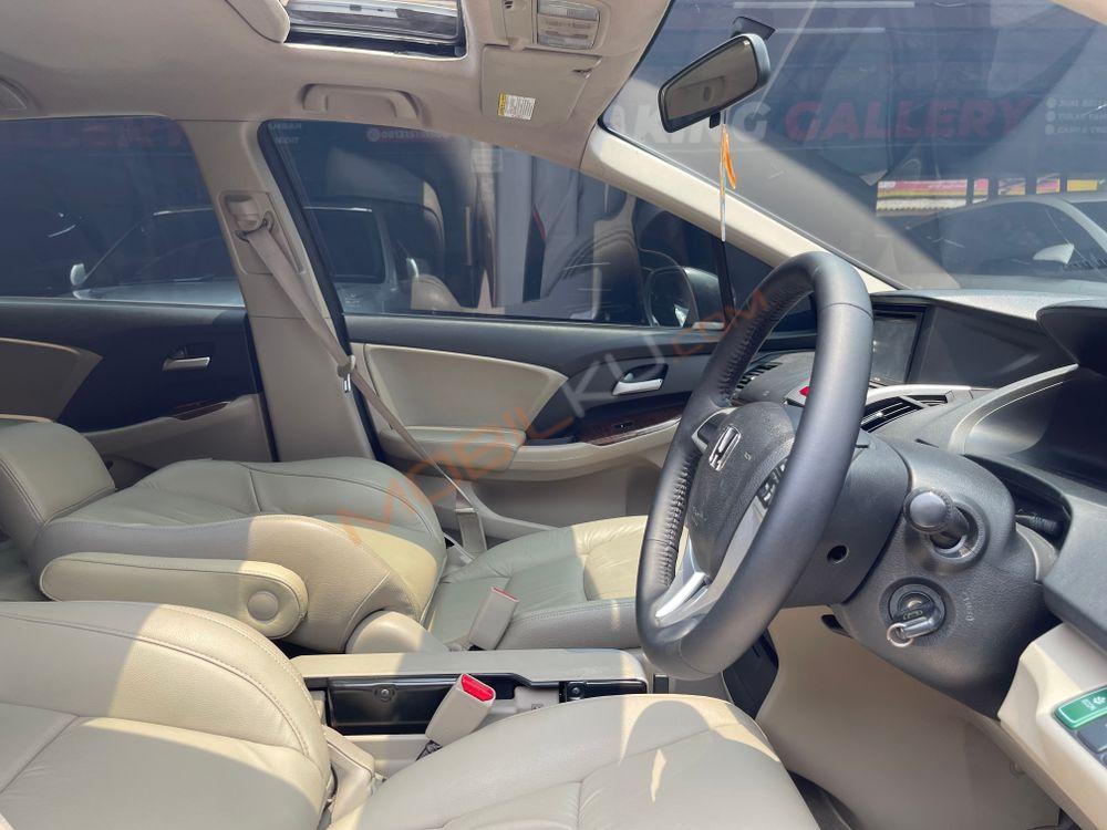 Mobil Honda Odyssey 2012