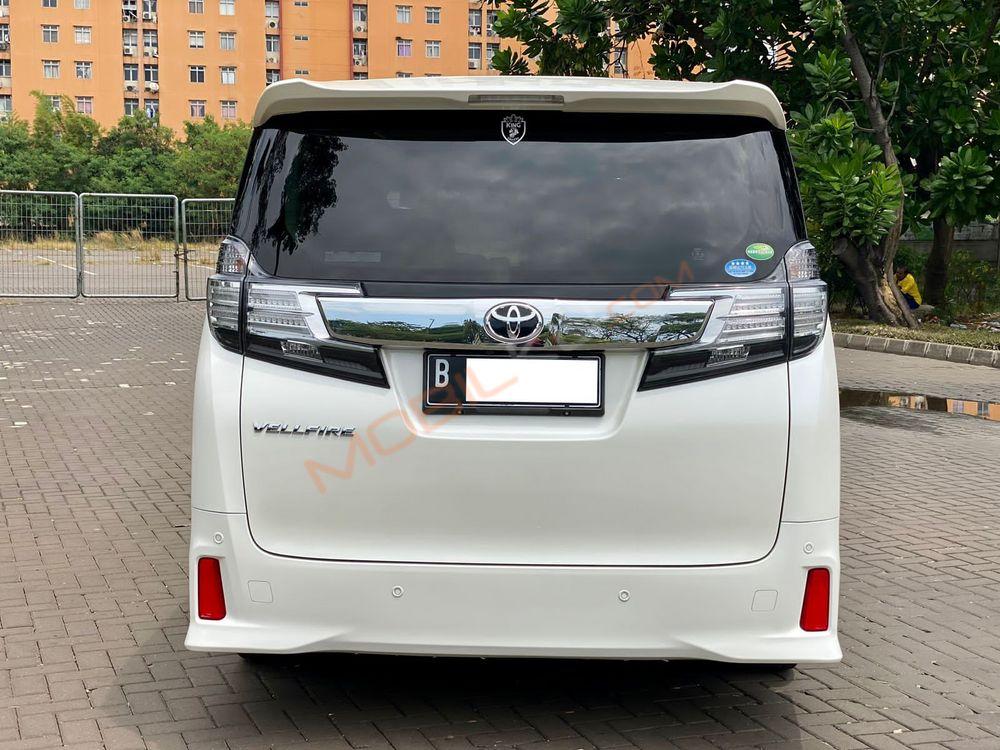 Mobil Toyota Vellfire 2015
