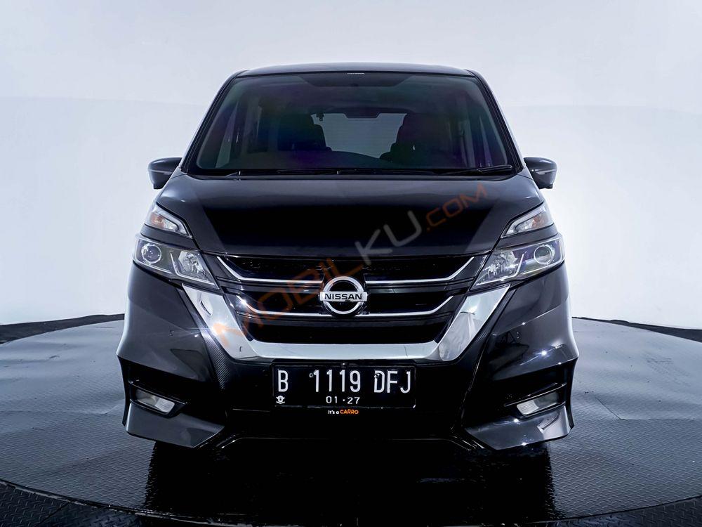 Mobil Nissan Serena 2021