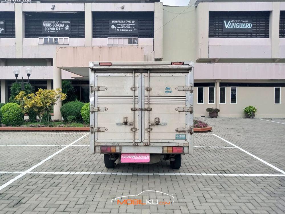 Mobil Isuzu Panther 2004